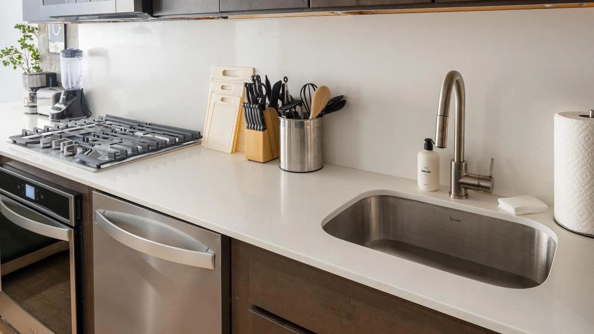 Luxury Full Floor Chelsea With Washerdryer 2Bd New York