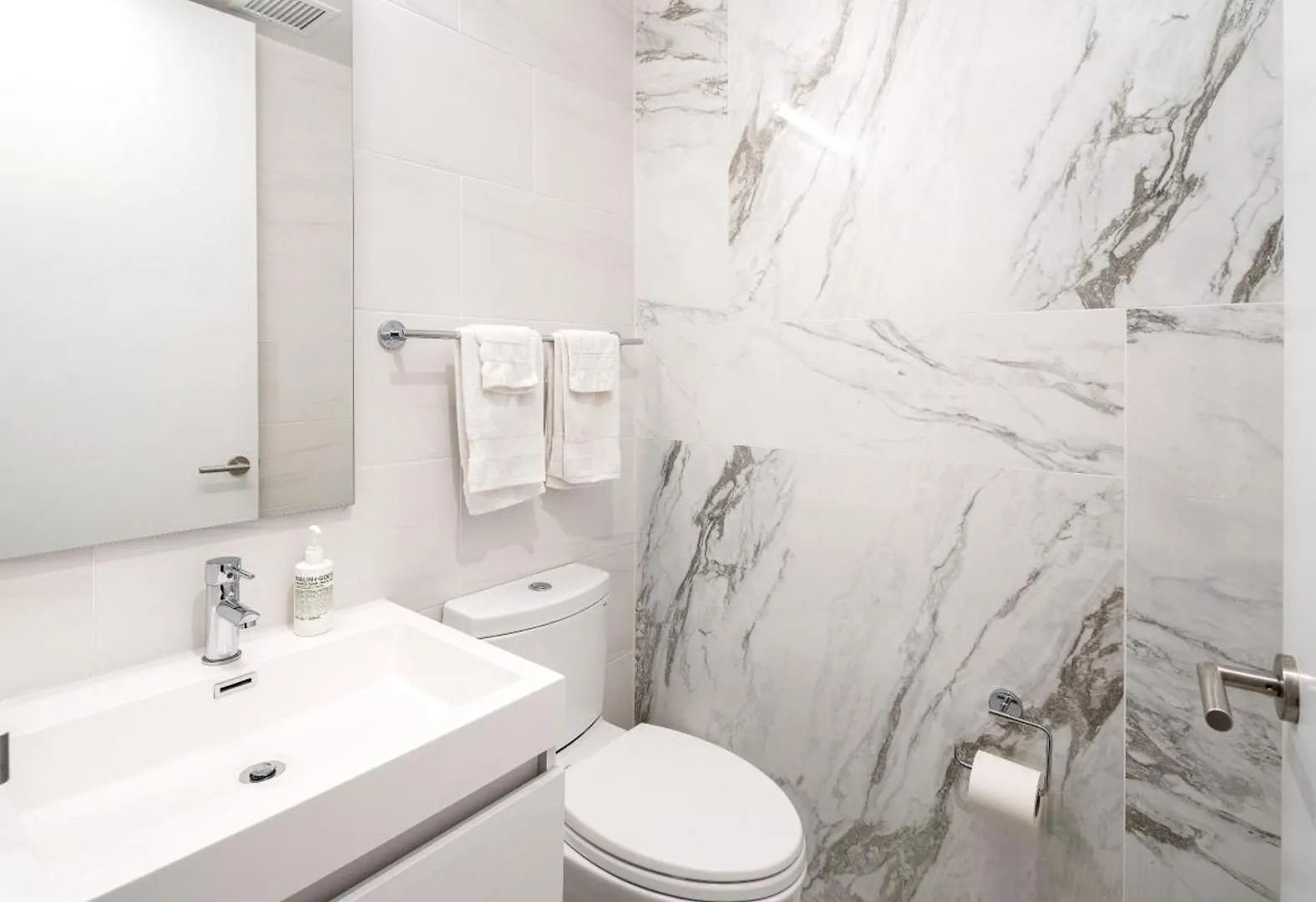 Luxury Full Floor Chelsea With Washerdryer 2Bd New York