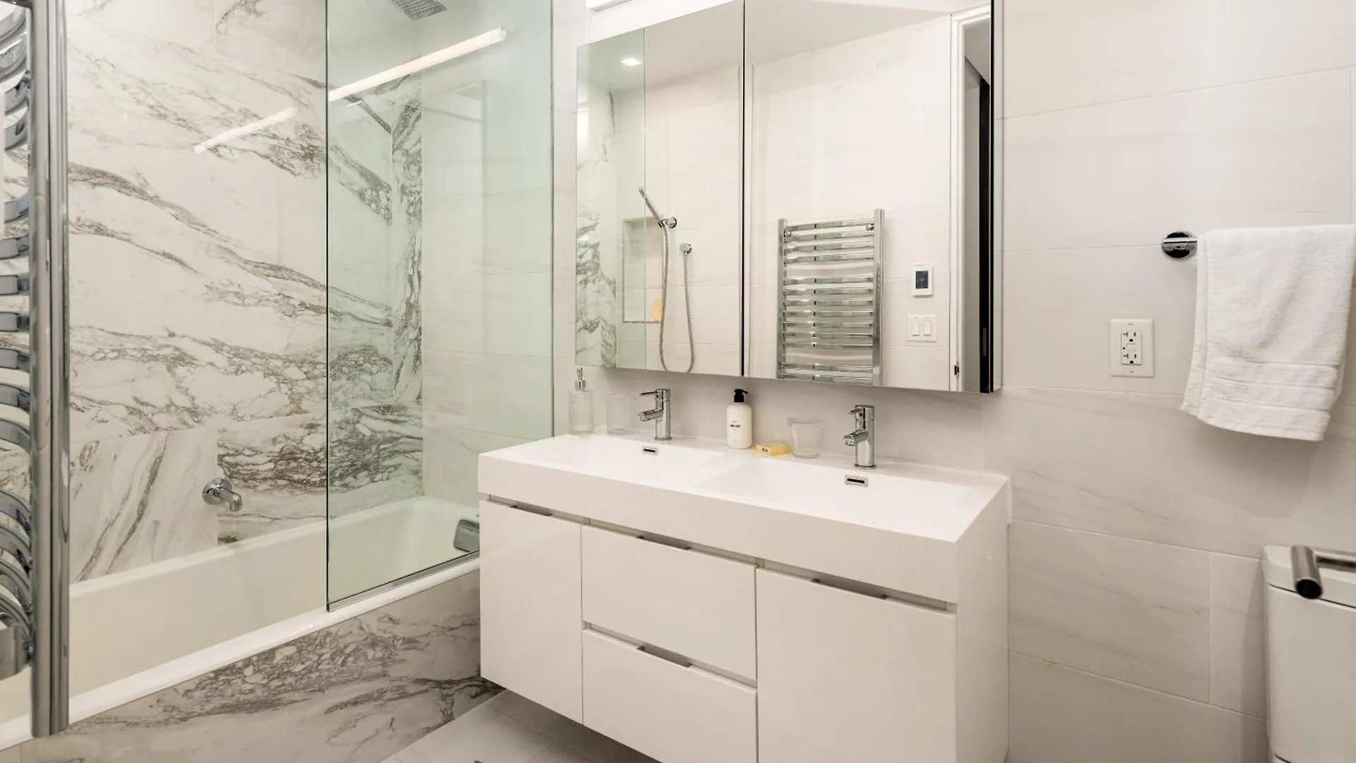 Apartment Luxury Full Floor Chelsea With Washerdryer 2Bd New York